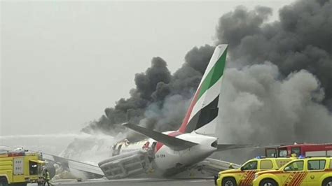 b777 emirates crash